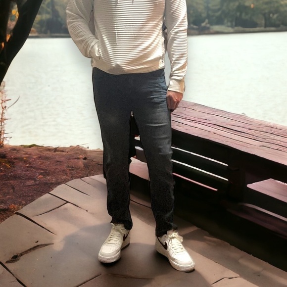 EUC Tilo Steve’s Jeans Stretch Slim Fit - 32 x 32 - Picture 4 of 8